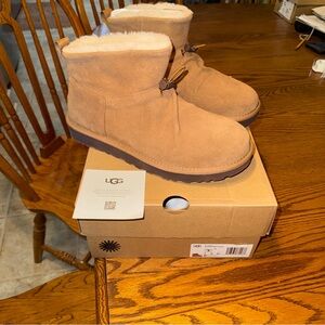 NWT Women's UGG CLASSIC MINI TOGGLER Chestnut Brown SUEDE BOOTS Furry Lining 7